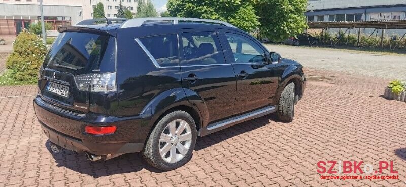 2010' Mitsubishi Outlander photo #5