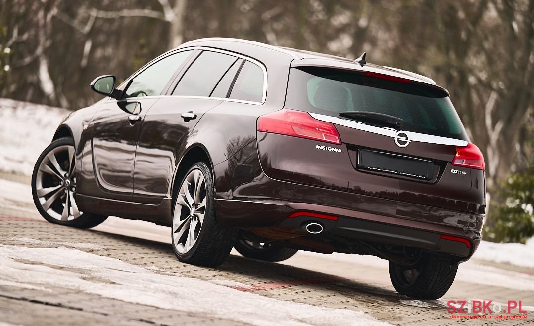 2011' Opel Insignia photo #2