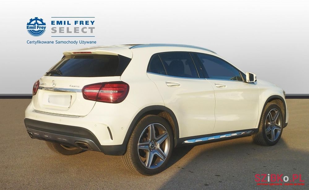 2017' Mercedes-Benz GLA photo #5