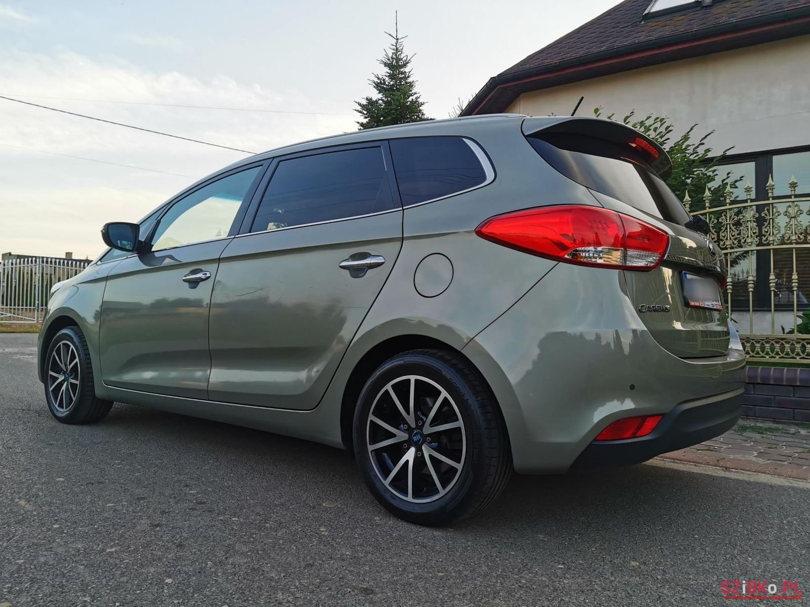 2014' Kia Carens photo #4