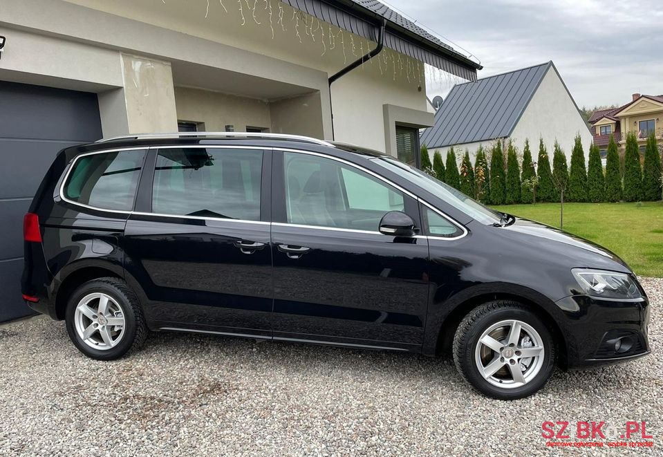 2011' SEAT Alhambra photo #5