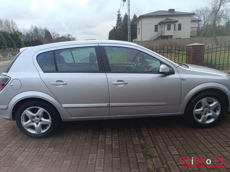 2008' Opel Astra Iii 1.4 Elegance photo #3