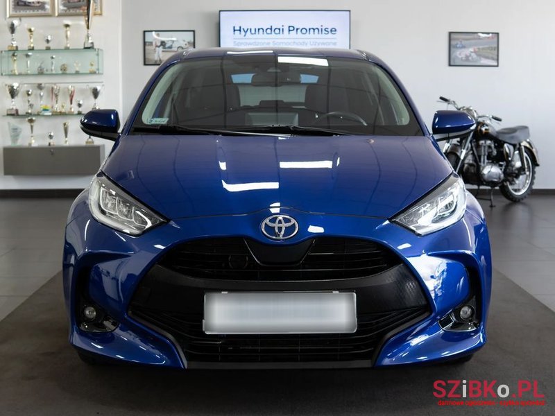 2021' Toyota Yaris photo #2