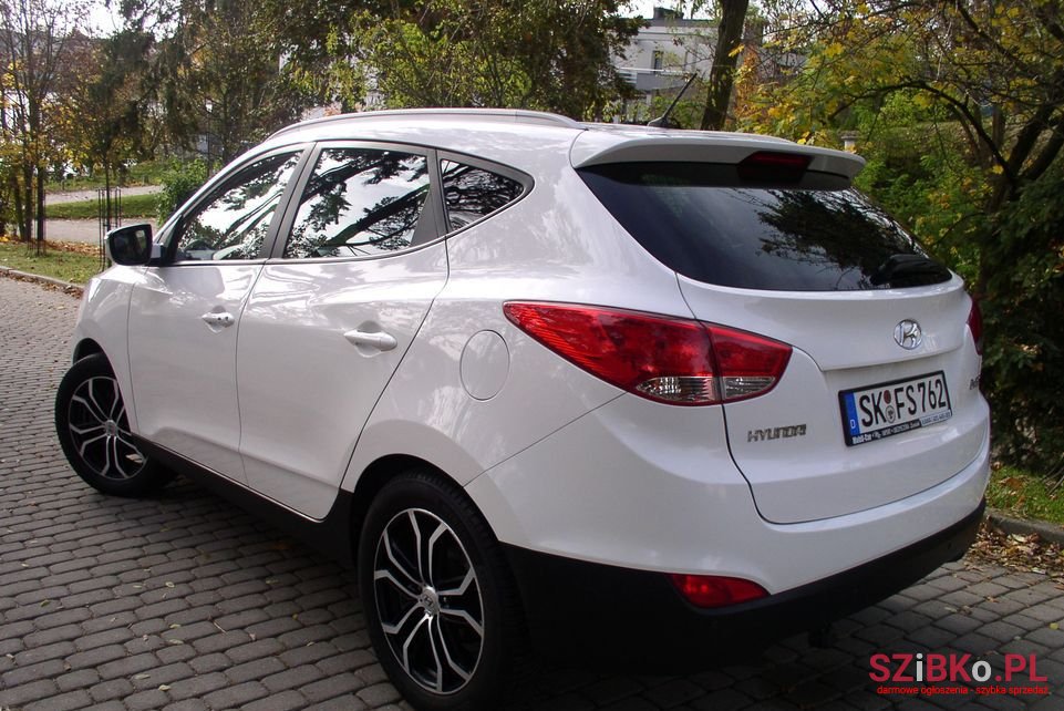 2011' Hyundai ix35 photo #2