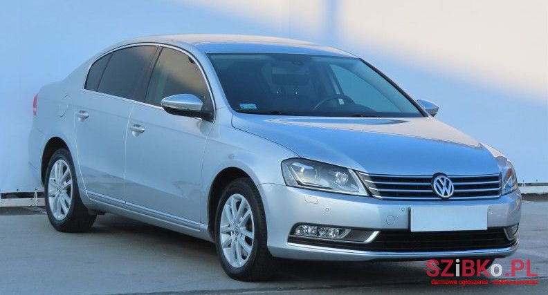 2013' Volkswagen Passat photo #1