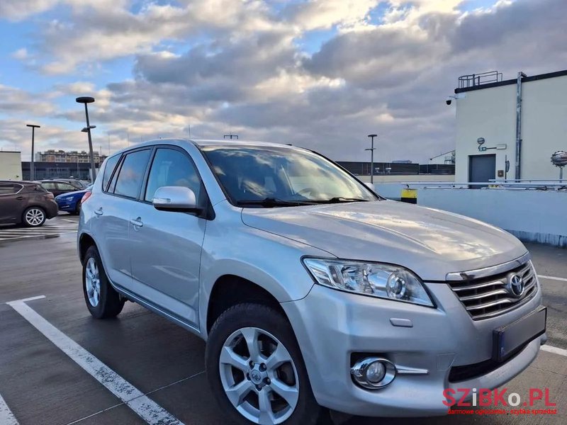 2010' Toyota RAV4 2.0 Vvt-I Premium photo #1