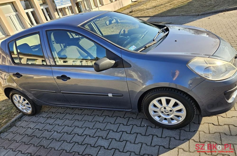 2007' Renault Clio 1.4 16V Authentique photo #3