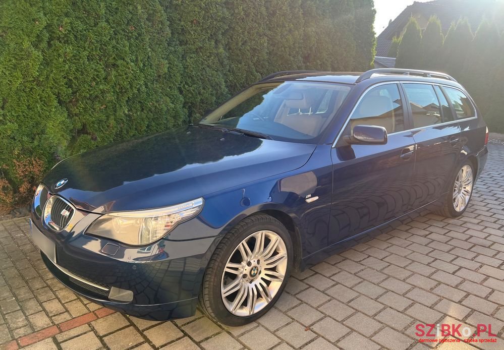 2008' BMW 5 Series 520D photo #1