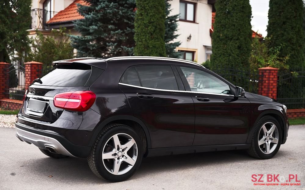 2014' Mercedes-Benz GLA 250 4-Matic photo #6