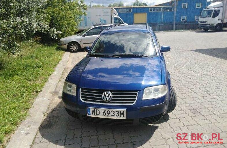 2002' Volkswagen Passat photo #2