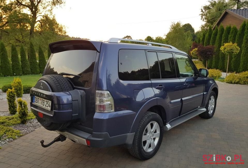 2007' Mitsubishi Pajero photo #5