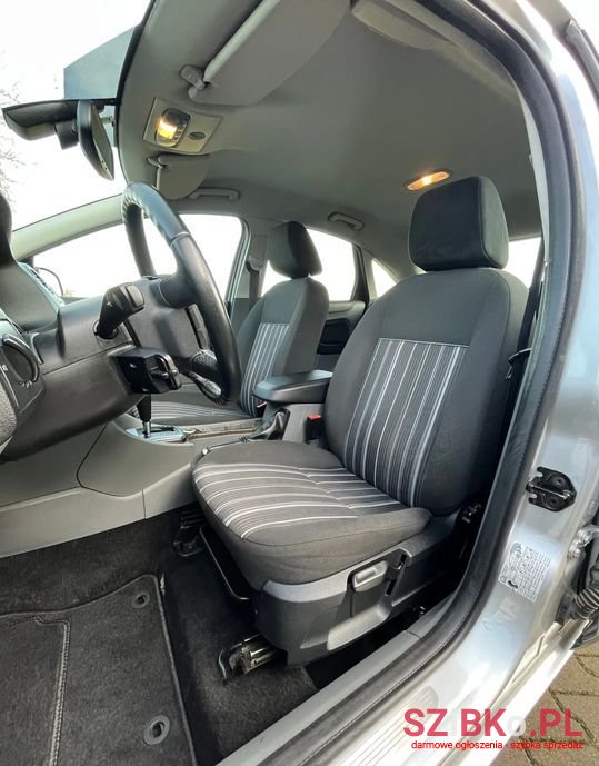 2009' Ford Focus photo #4