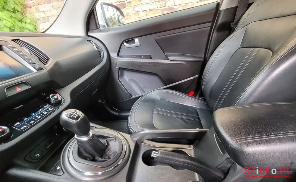 2011' Kia Sportage photo #3