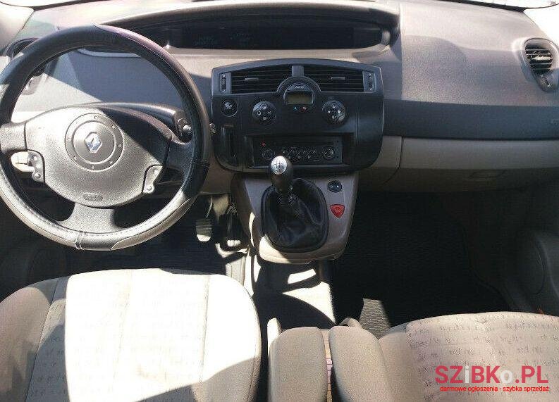 2004' Renault Megane photo #2