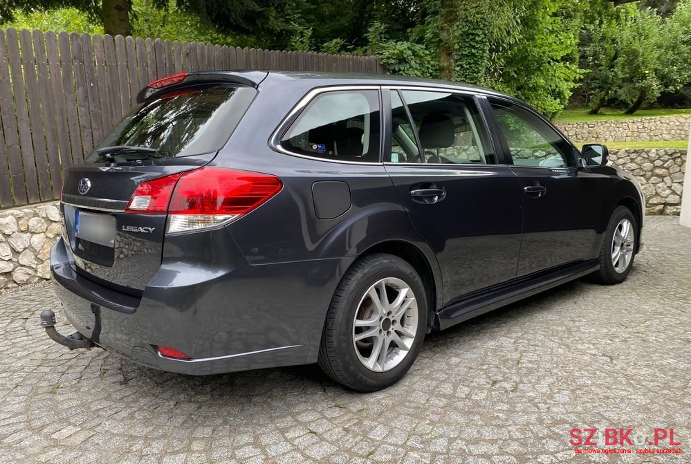 2010' Subaru Legacy 2.0I Trend photo #6