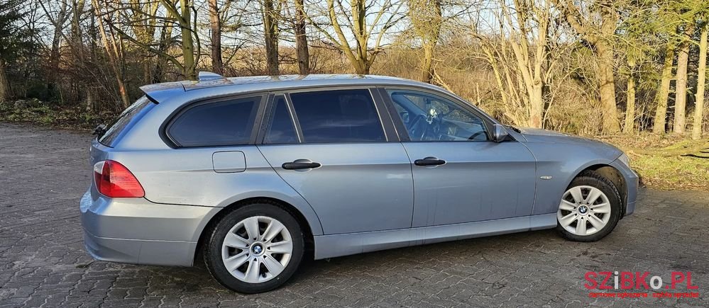 2006' BMW 3 Series 320I photo #2