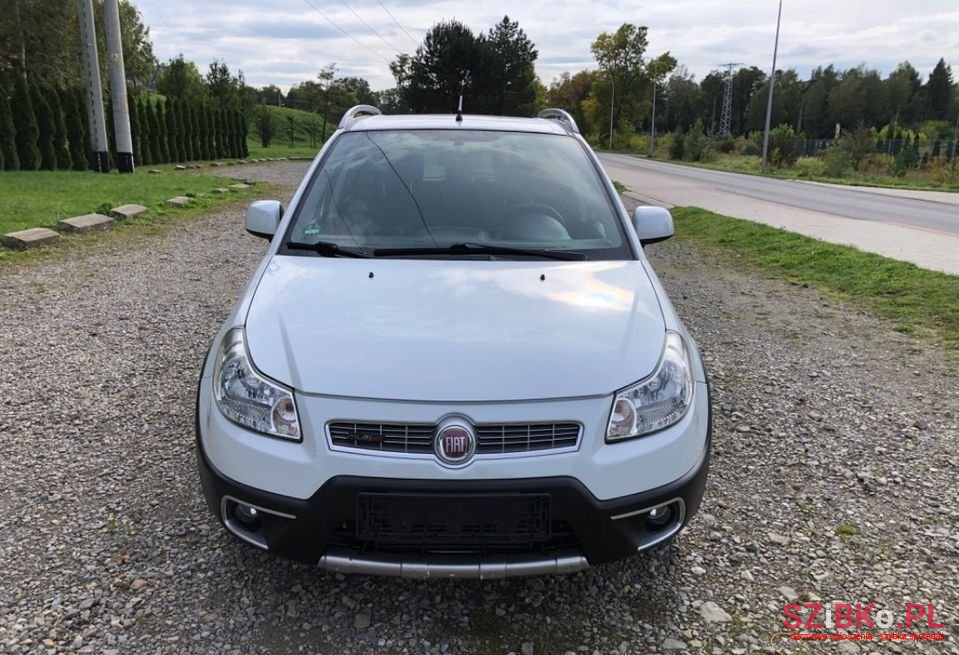 2010' Fiat Sedici photo #2