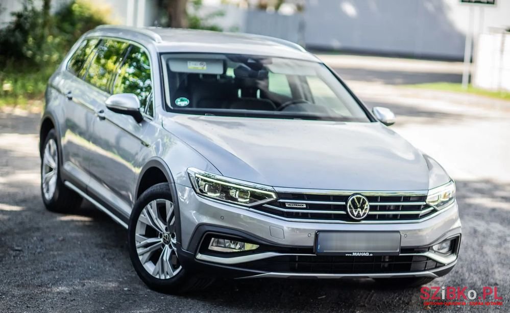 2021' Volkswagen Passat Variant photo #3