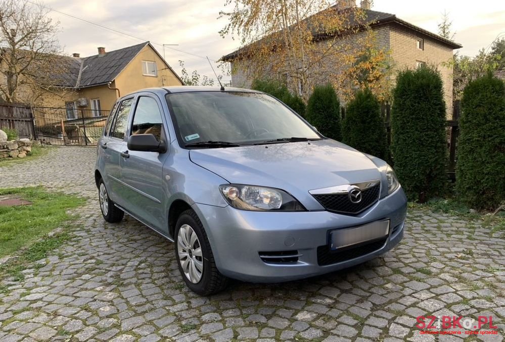 2005' Mazda 2 photo #1
