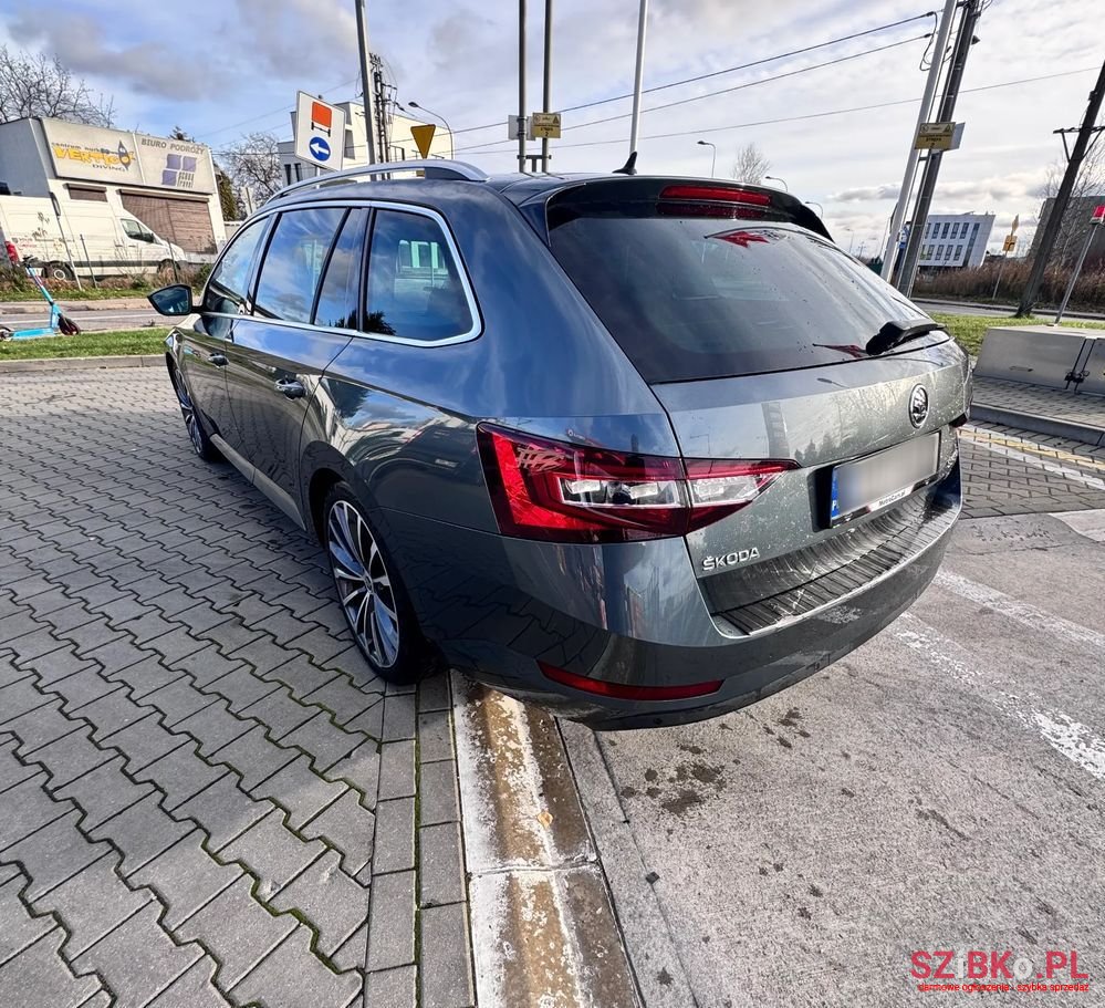 2017' Skoda Superb Combi photo #2