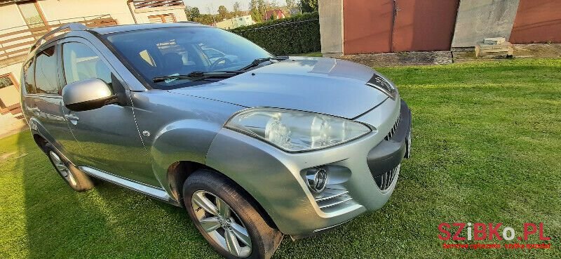 2008' Peugeot 4007 photo #2