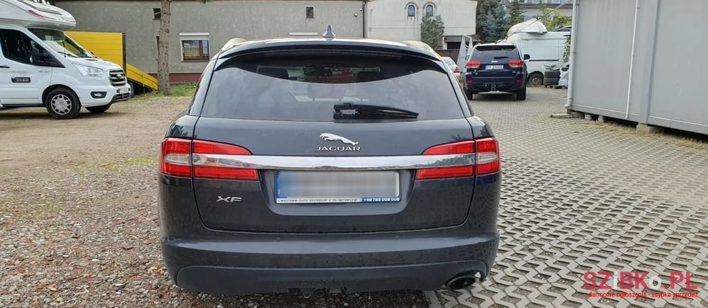 2014' Jaguar XF photo #4