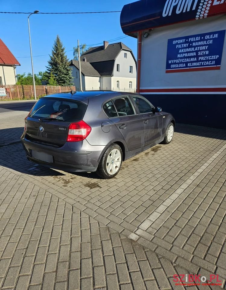 2005' BMW 1 Series 116I photo #5