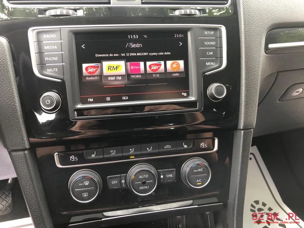 2016' Volkswagen Golf photo #6