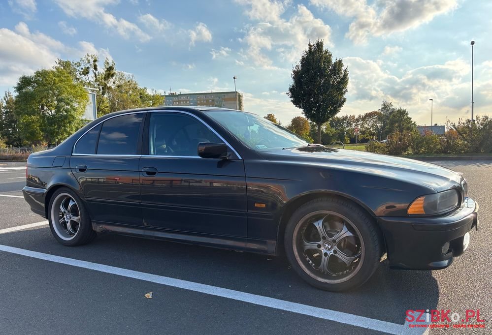 2002' BMW 5 Series 525I photo #3