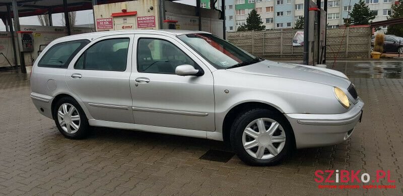 2000' Lancia Lybra photo #3