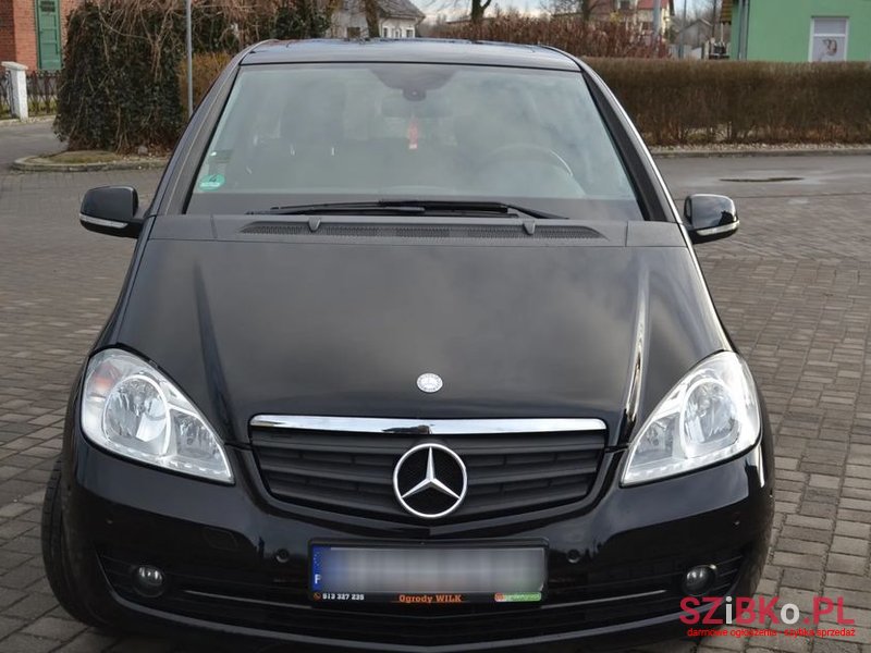 2011' Mercedes-Benz A-Class photo #2