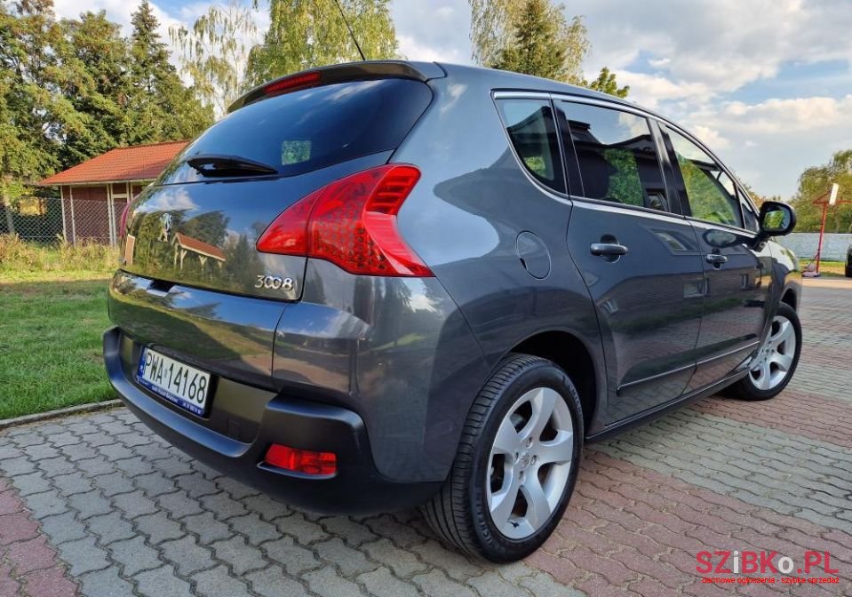 2011' Peugeot 3008 photo #2