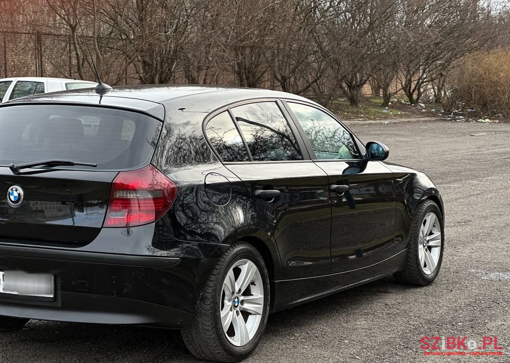 2004' BMW 1 Series 118D photo #3