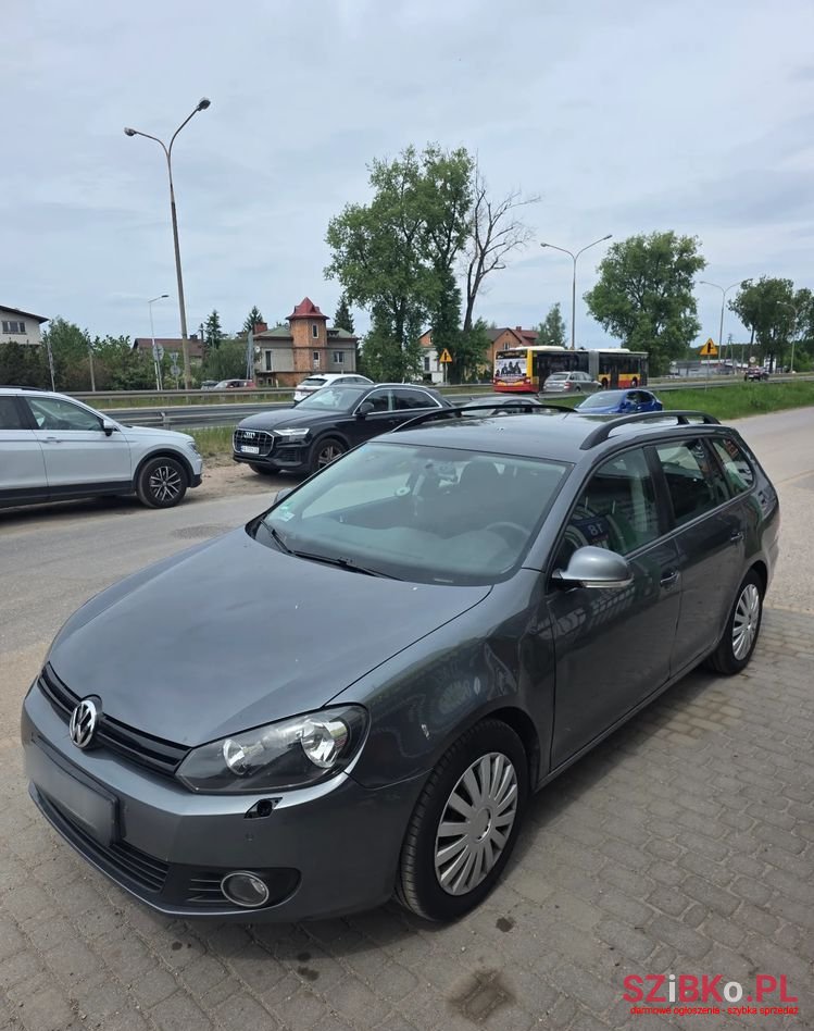 2009' Volkswagen Golf photo #5