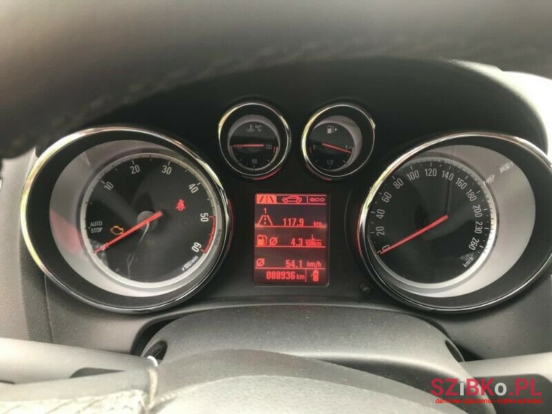 2015' Opel Astra photo #2