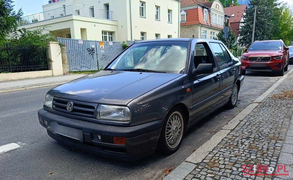 1994' Volkswagen Vento photo #1