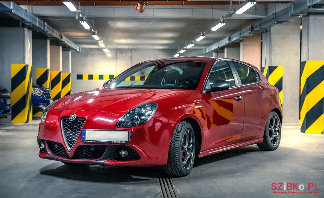 2016' Alfa Romeo Giulietta photo #3