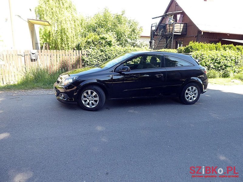 2007' Opel Astra Gtc 1.8 Black&White photo #4