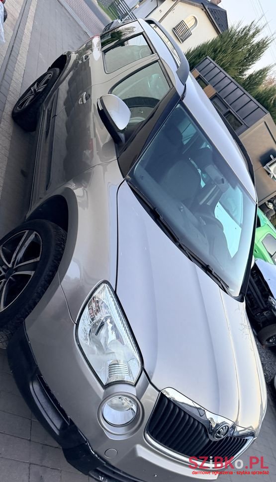 2011' Skoda Yeti 1.2 Tsi Cool Edition photo #3