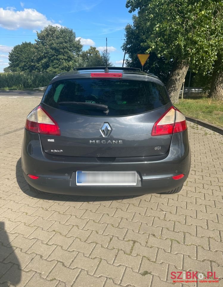 2011' Renault Megane photo #5