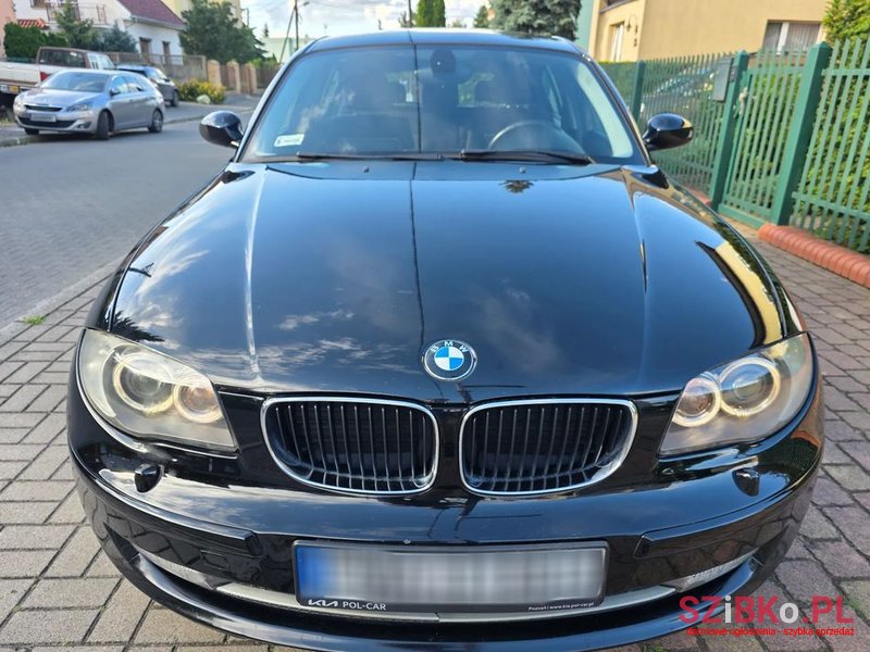 2007' BMW 1 Series 118D photo #2