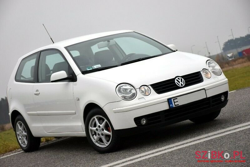 2003' Volkswagen Polo photo #2