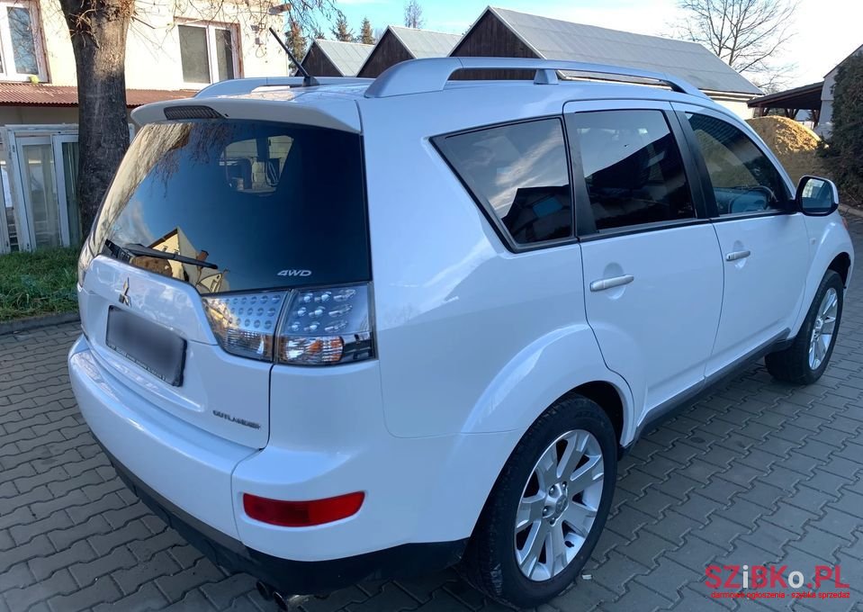 2007' Mitsubishi Outlander photo #3