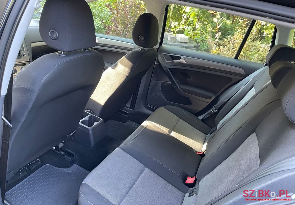 2013' Volkswagen Golf photo #5