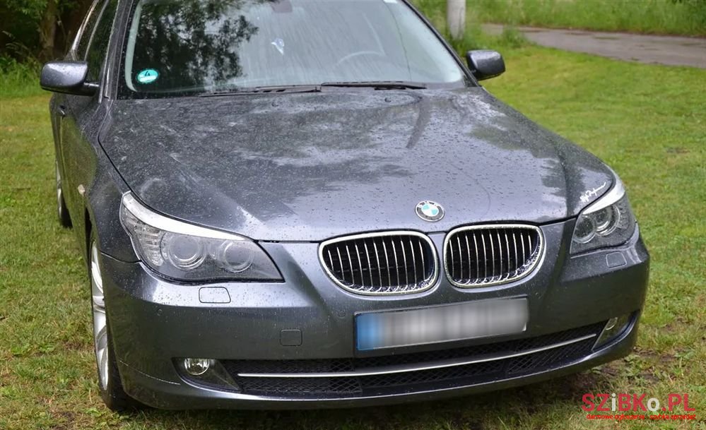 2008' BMW 5 Series 525I photo #1