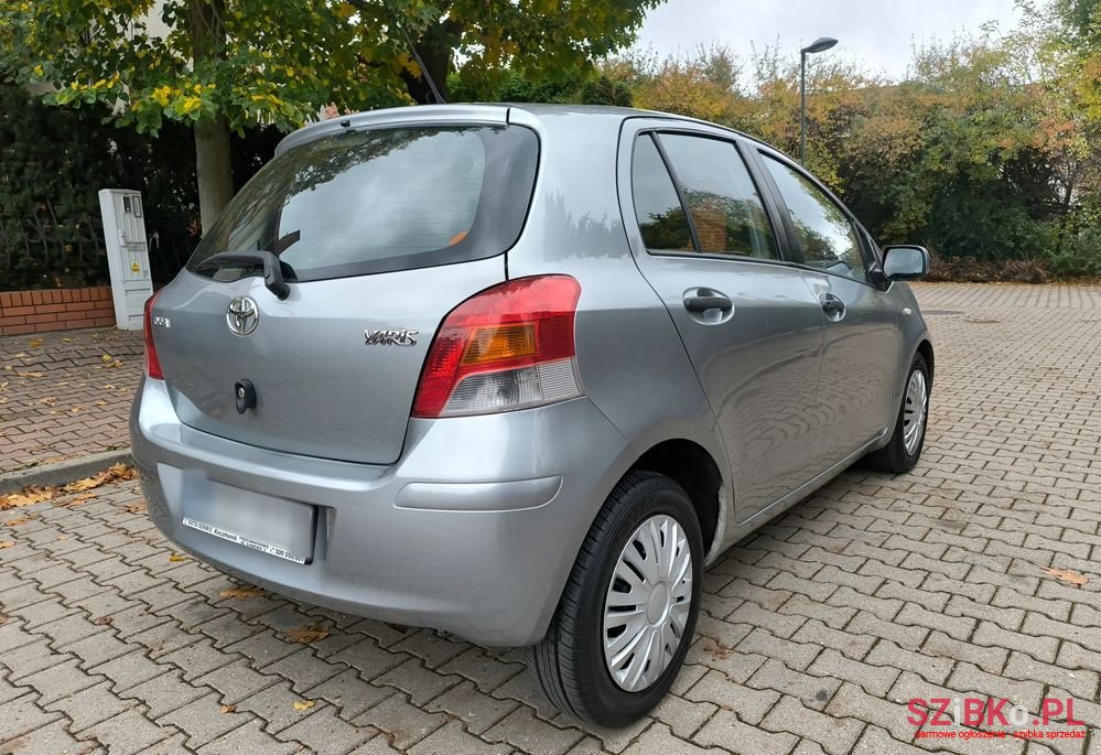 2009' Toyota Yaris photo #4