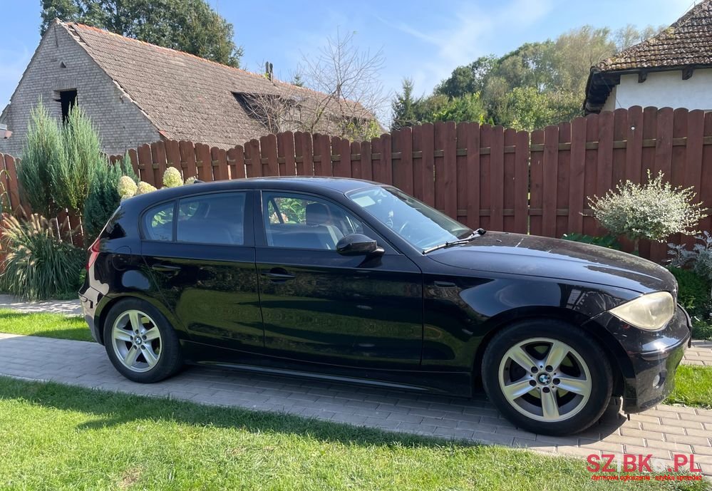 2006' BMW 1 Series 120I photo #1