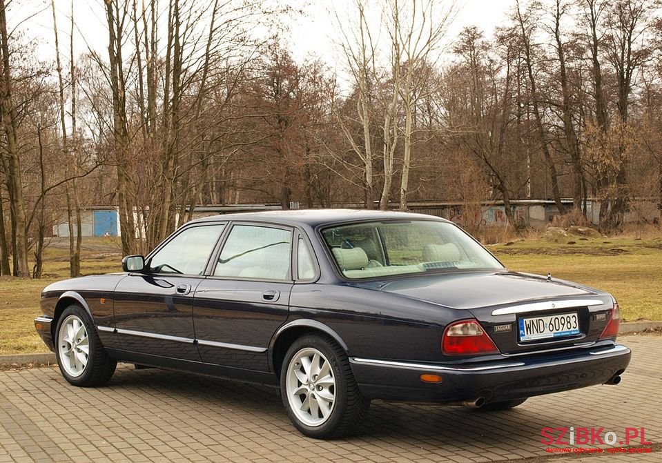 1999' Jaguar XJ photo #5