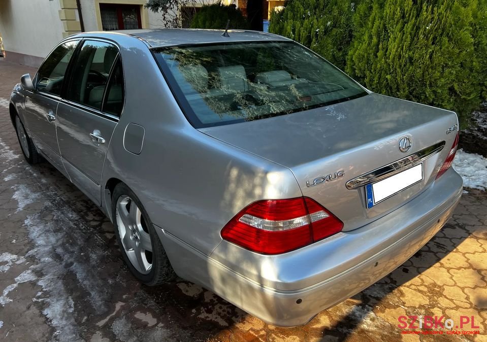 2005' Lexus LS photo #4