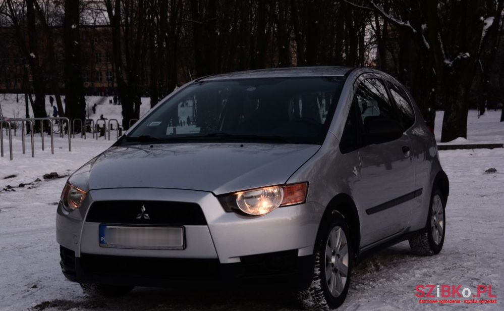 2010' Mitsubishi Colt photo #2